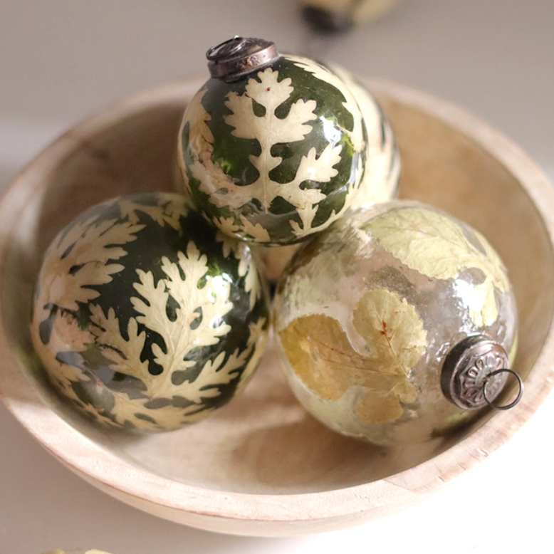 Botanica Ornament